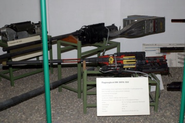 Picture of a DEFA 552 cannon in the Wehrtechnische Studiensammlung Koblenz (Defense technology study collection Koblenz)