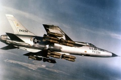 F-105D in flight with bombs.jpg