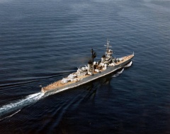 Soviet cruiser Sverdlov in 1974.jpg