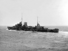 British light cruiser HMS Leander (75) underway at sea in 1945.jpg